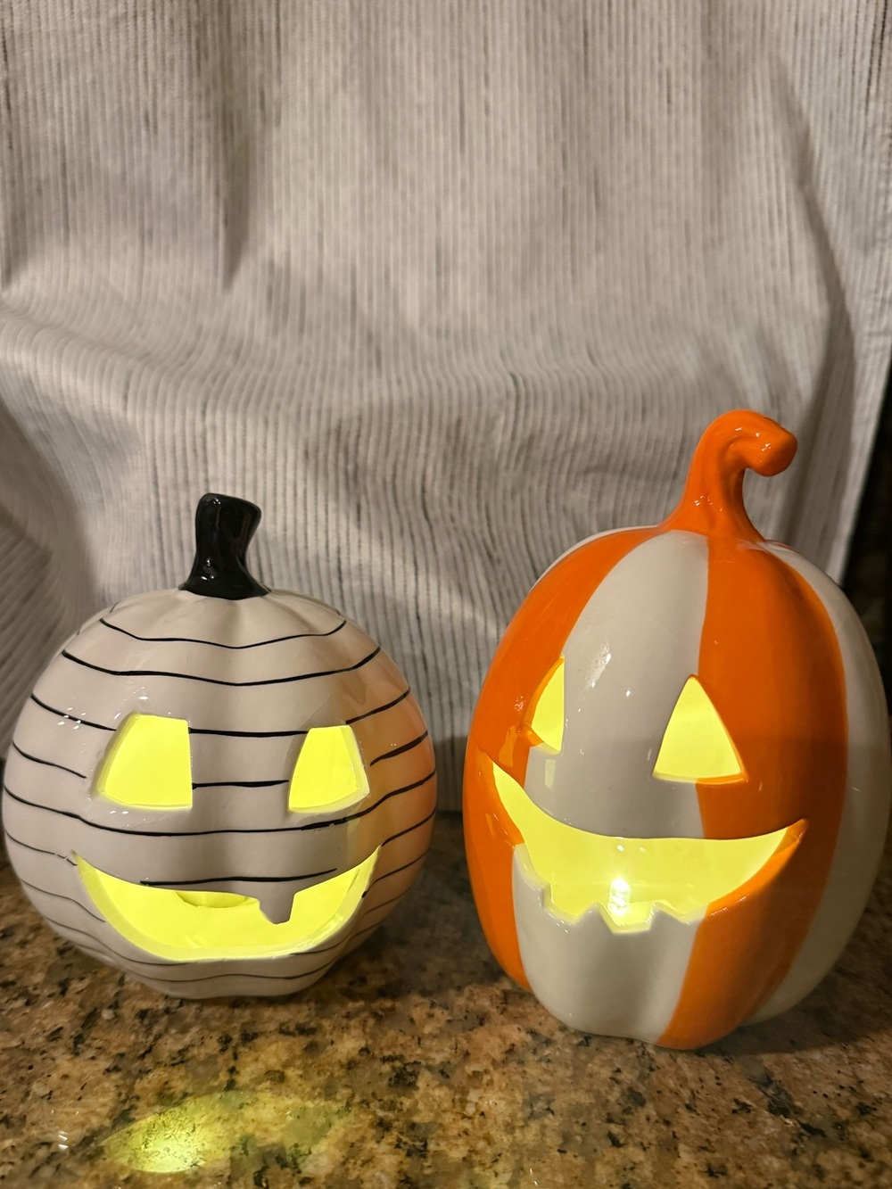 Target Bullseye Playground 2020 Light Up Ceramic Pumpkins Set of 2 Halloween